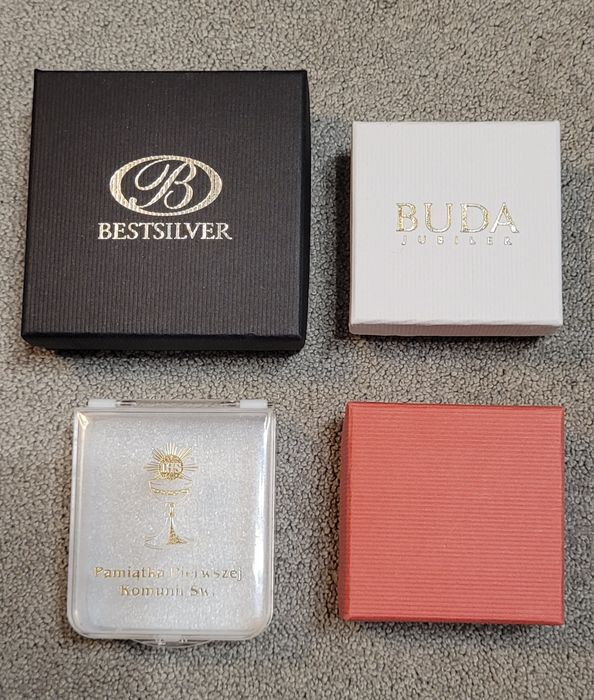 Pudełeczko pudełko etui na pierścionek biżuterię kolczyki