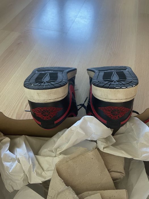 jordan low red white e black