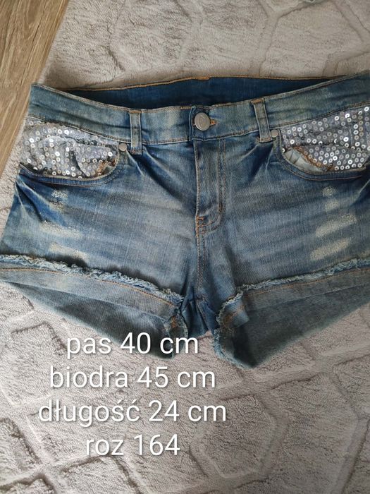 Zestaw ubrań dla dziewczynki