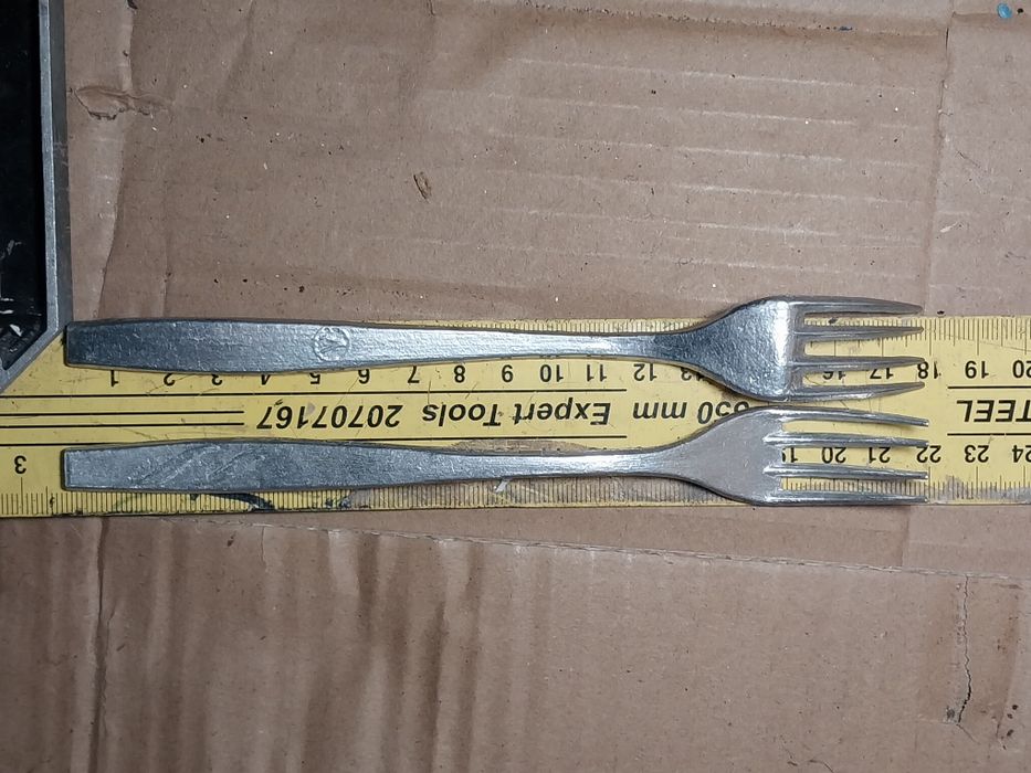 Виделка алюмінієва нова