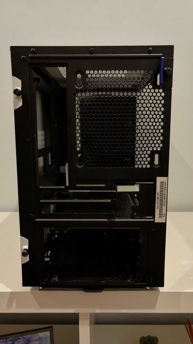 Caixa NZXT H210 (mini-itx)