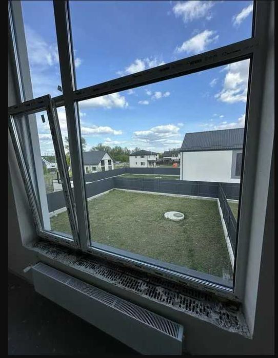 Продаж дуплексу с.Білогородка ,127 кв.м.,5 сот.землі,місце під 2 авто!