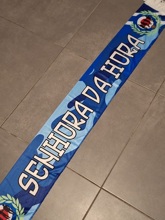 Conjunto 2 cachecóis Porto e uma bandeira com cachecol cozida