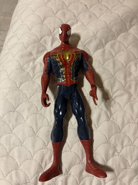 duza figurka spiderman