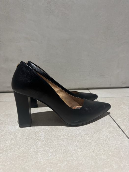 Туфлі шкіряні estro