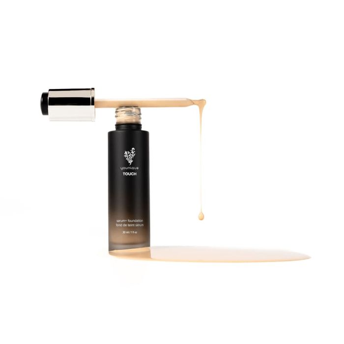 Podkład z serum od Younique