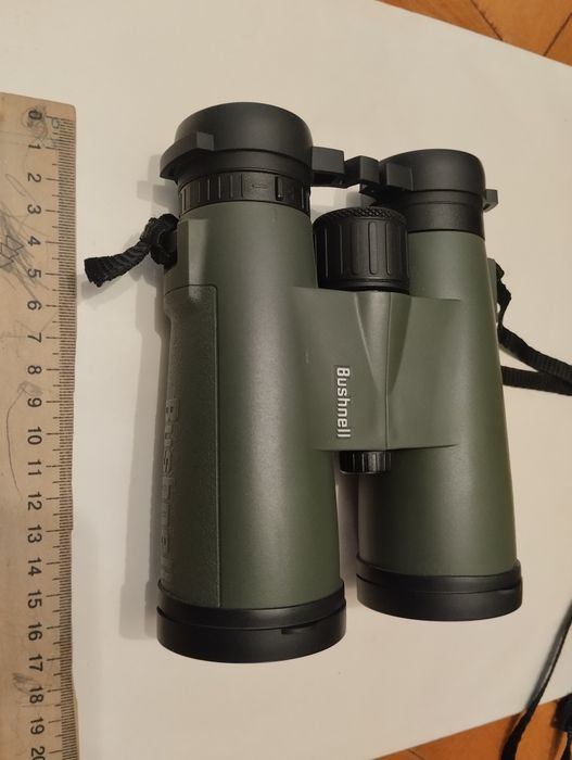 Бинокль. Bushnell. 10*42. Рабочий. Б/У состояние отличное.