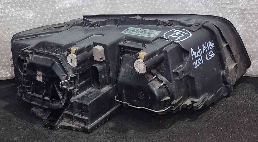 Ótica / Farol Esquerdo | AUDI | A4 B6 (8E2) [11.2000 - 12.2005]