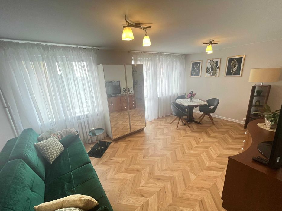 Słoneczna, klimatyczna  kawalerka 30 m² – Pierwszy najem po remoncie!  ul. Plac Staromiejski, Gorzów Wlkp. Niski czynsz 370 zł. Dostępna od zaraz.