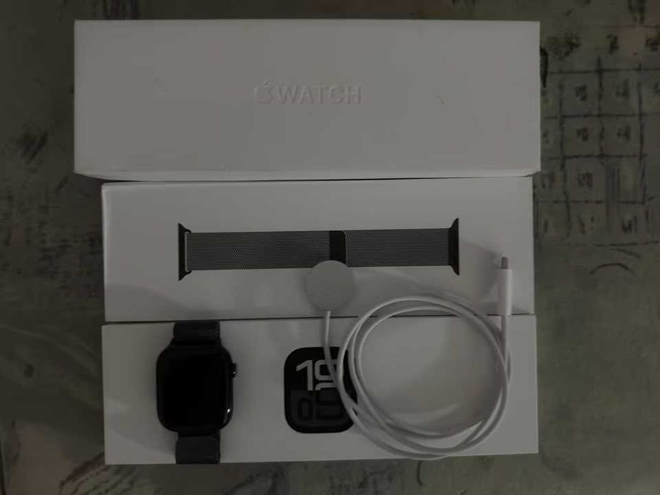 Apple Watch Series 10 GPS 46 mm, stal, czarna, z bransoletą Milanese