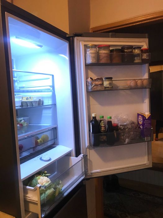 Lodówka Samsung RB34C775CS9 Funkcje AI Pełny No Frost 185,3cm