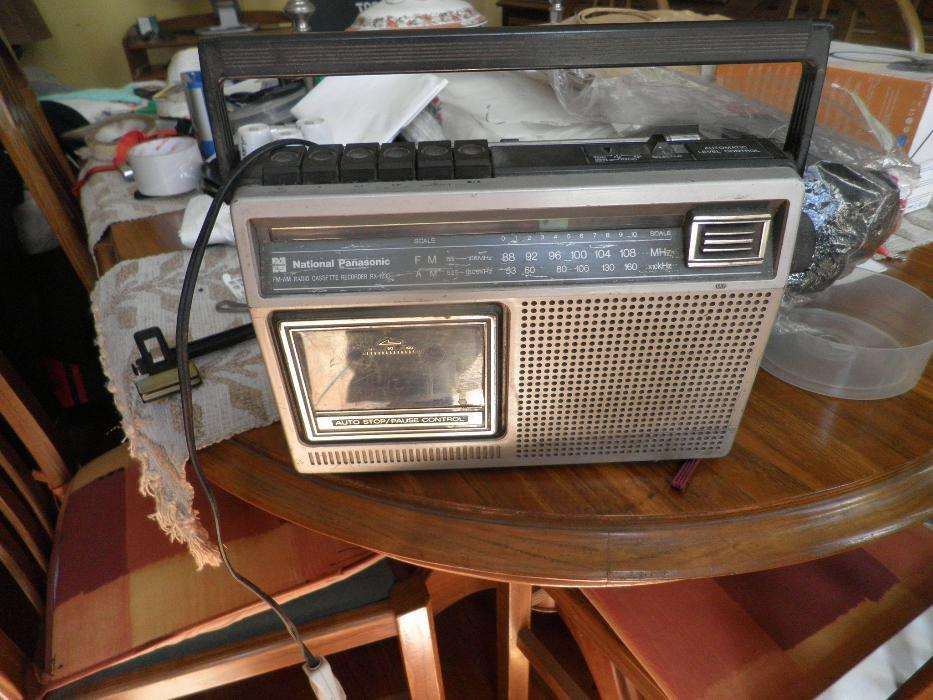 Radio com leitor de cassetes