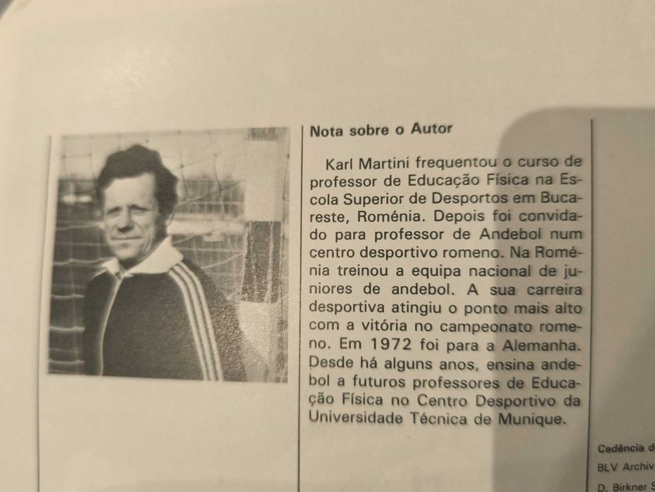 Livro "O Andebol - Técnica - táctica - metodologia" de Karl Martini