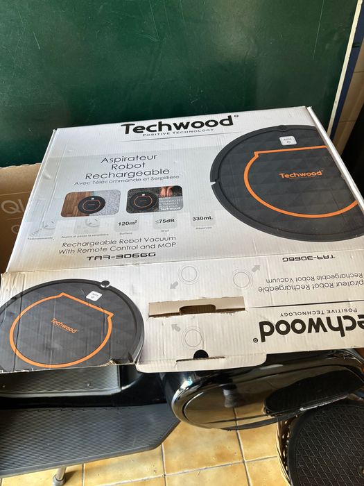 Aspirador robot como novo