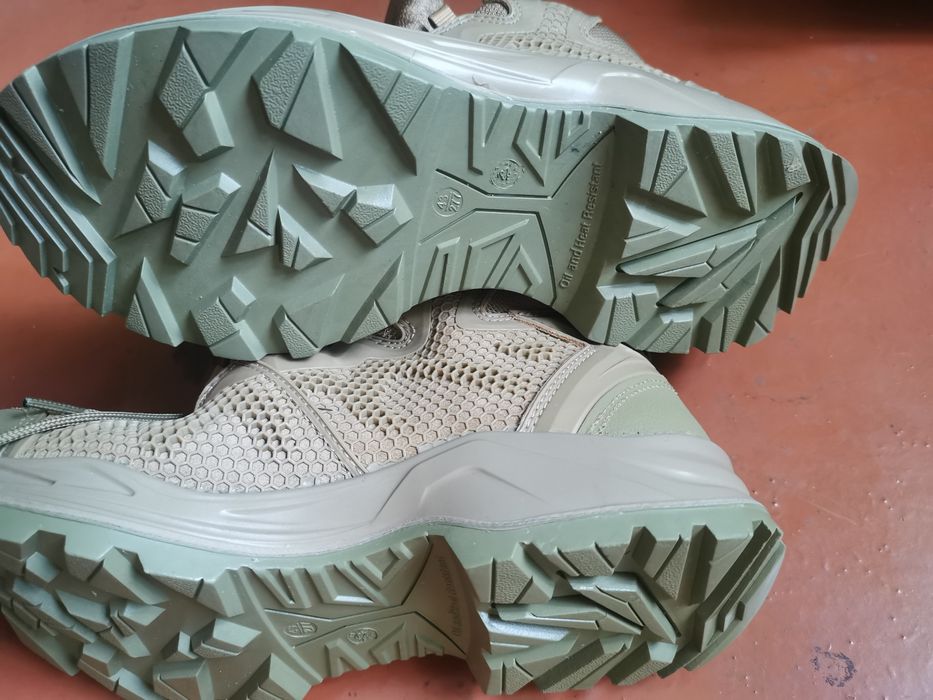 Берцы военные  .