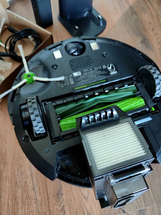 iRobot Roomba e5 Vacuum Cleaner + Replacement Parts Kit507917673903564804