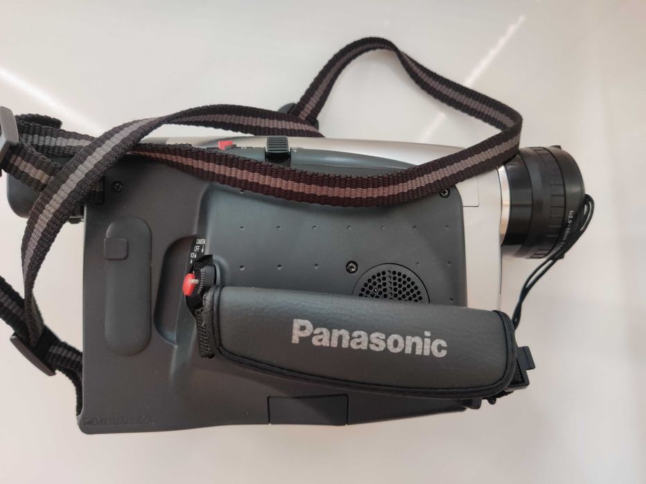 Видеокамера Panasonic NV-VZ1