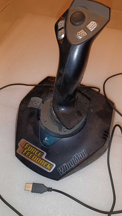 Joystick USB e fonte de alimentação Logitech Wingman Force 3D
