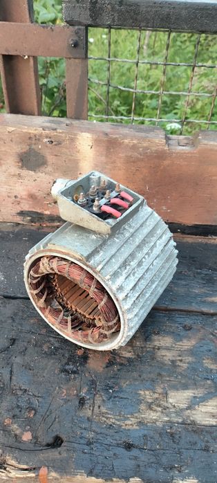 Продам  різні електродвигуни  0.8, 0.45, 2.2, 2.2, 0.125, 5.5