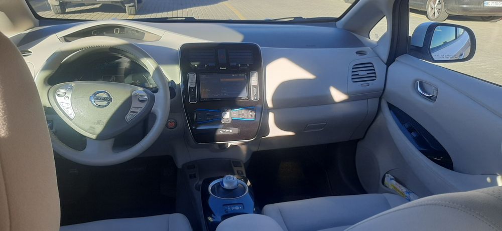Nissan Leaf 2014 рік