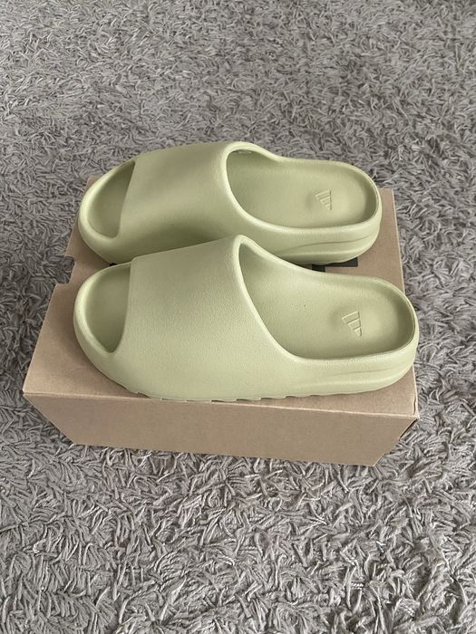 Adidias Yeezy Slide Resin