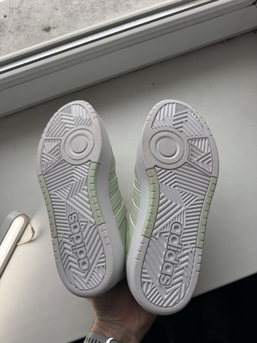 Кросівки adidas