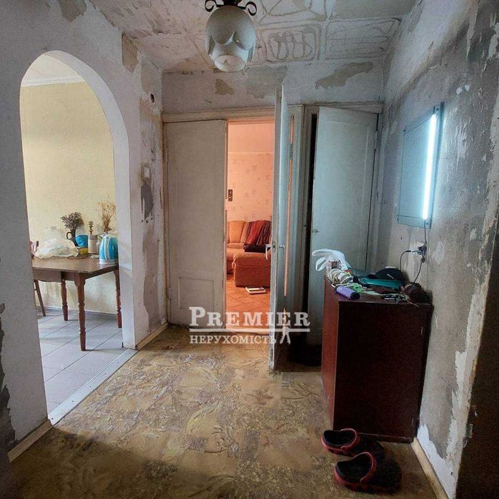 Продам 3-кімнатну квартиру на Варненській