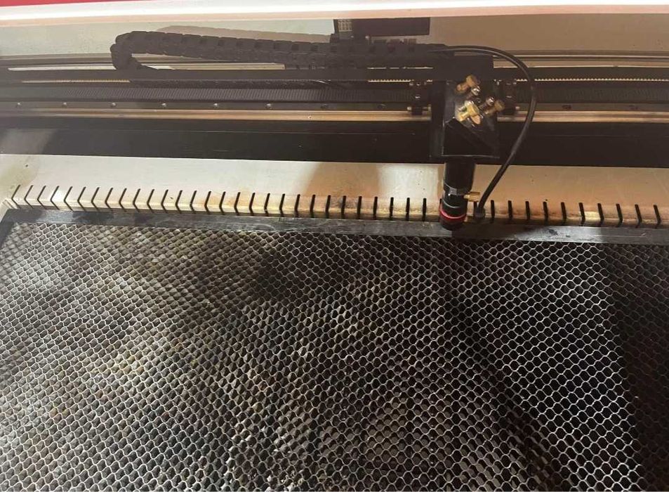 Máquina a laser de CO2 100w