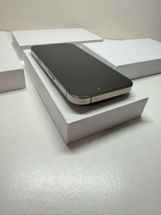 Apple iPhone 15 Pro・128GB・Titânio natural (Fatura e Garantia)