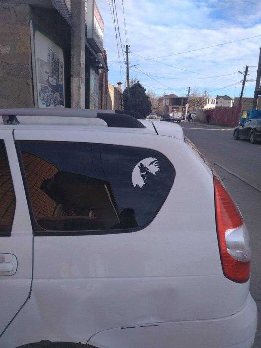 Наклейка Волк Белая светоотражающая ,Чёрная