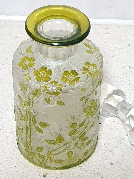 Maravilhoso antigo frasco de perfume Eglantier em cristal Baccarat