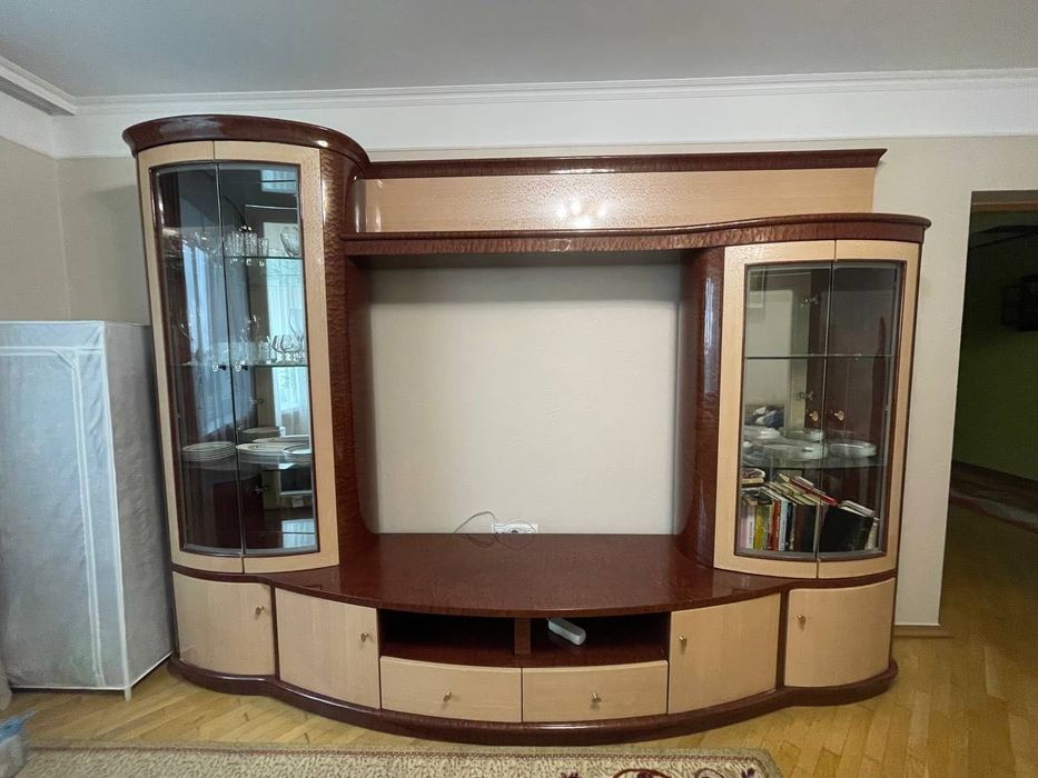 Стінка у вітальню