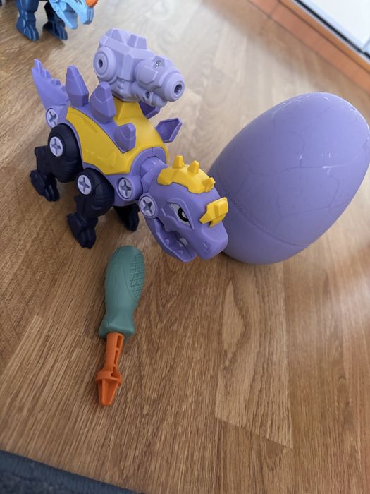 Динозавр конструктор на шурупах в яйці з викруткою