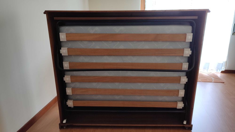 Cama dobrável portátil - lugar e meio - com armário madeira