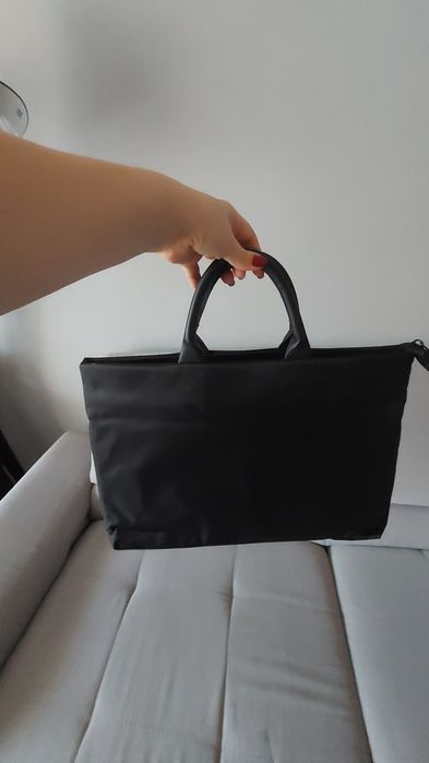 Torba czarna na laptopa