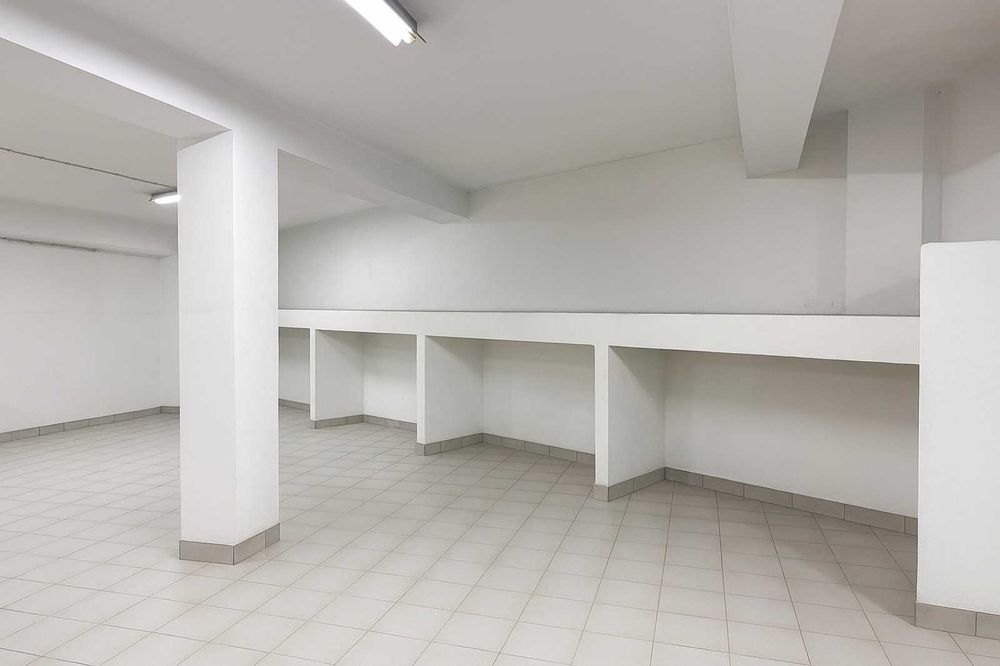 Garagem / Armazém 120m2 Cedofeita / Boavista R. Barão Forrester/ Centro Porto