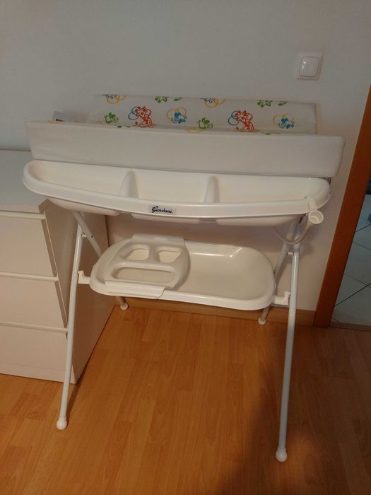 Muda fraldas e banheira Giordani