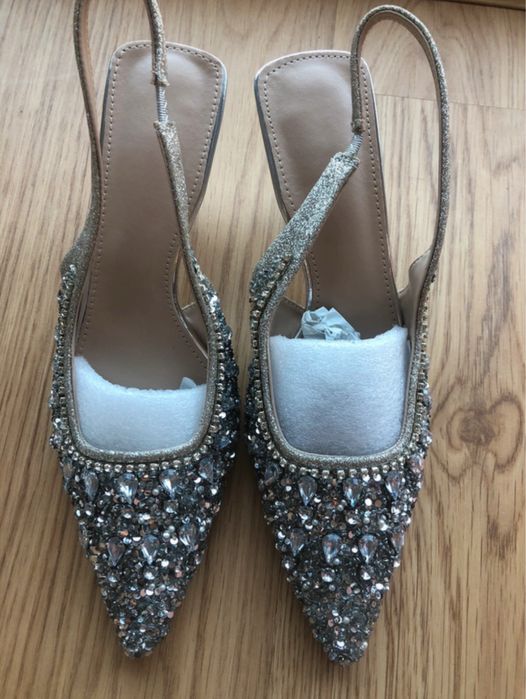 Sapatos com brilhantes