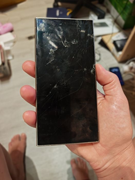 Samsung s24 Ultra ecrã Partido(Apenas o Ecrã),  Sem Bord, mas dá para usar