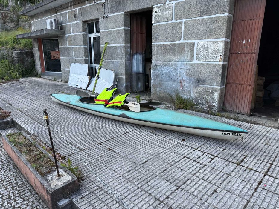Kayak Nelo de 2 Lugares, 2 pagaias, 2 coletes