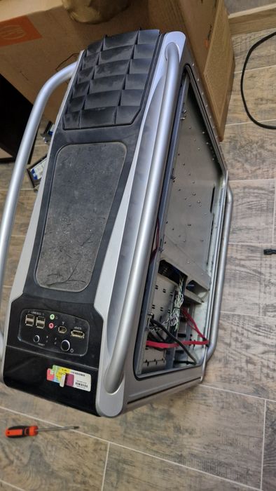 Продам корпус для ПК Cooler Master Cosmos 1000