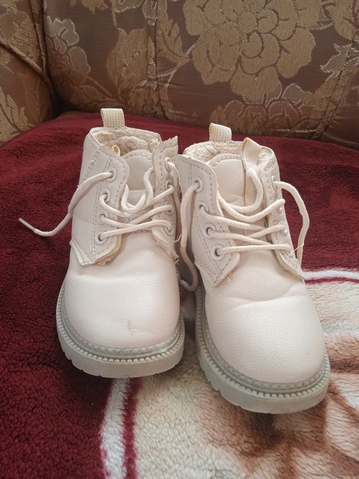 Чоботи, чобітки , черевики