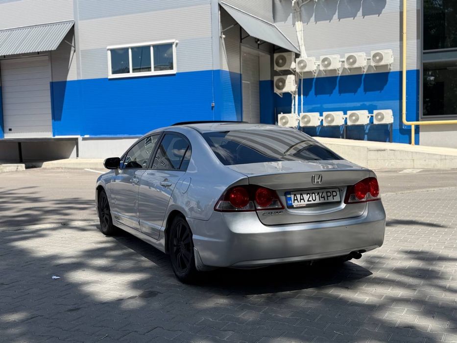 Продам Honda Civic 4D 2008 газ/бенз