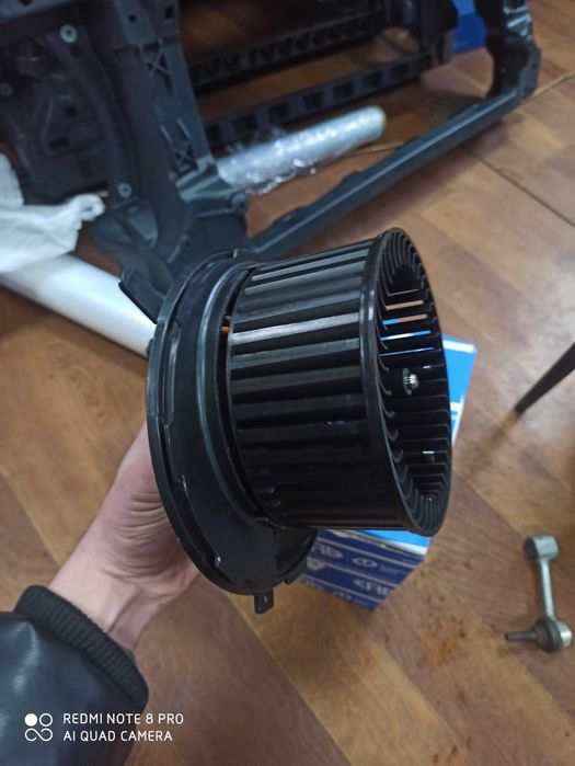 Моторчик печки новый Полкар Caddy Skoda Golf Passat Touran