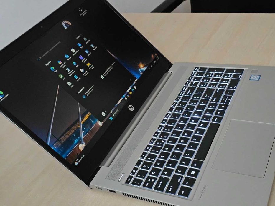 laptop HP 15 cali z podświetlaną klawiaturą, full HD, SSD, 4 rdzenie