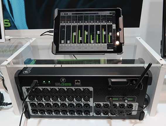 Mackie DL16 or DL32 New, Never Before Used64729503635330124