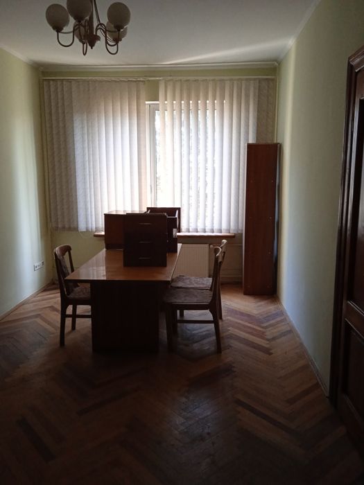 Офісні приміщення, виробничі приміщення