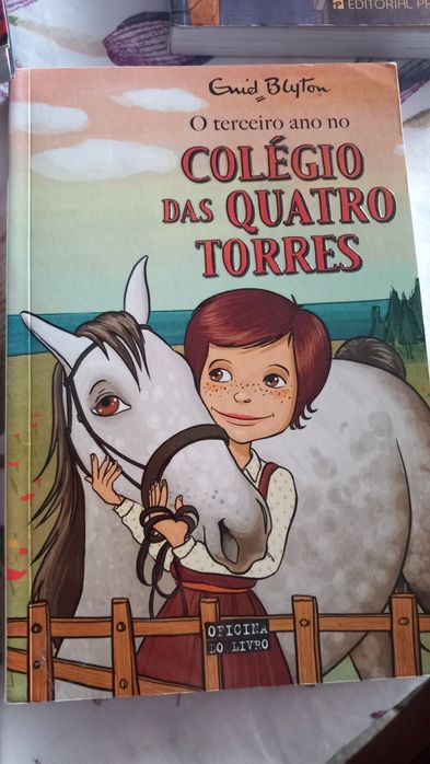 Livros juvenis coleção Ulisses Moore e outros