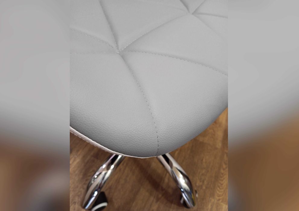 Крісло офісне Demure стілець на колесах сіре+біле / Стул мастера