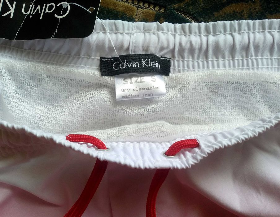 Шорты с плавками Calvin Klein (размер S). Возм. обмен